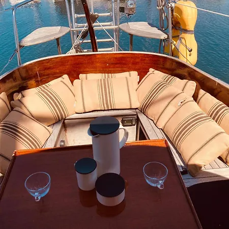 Marina Experience - On A Classic Sailing Yacht Σόποτ