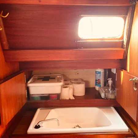 Marina Experience - On A Classic Sailing Yacht Σόποτ